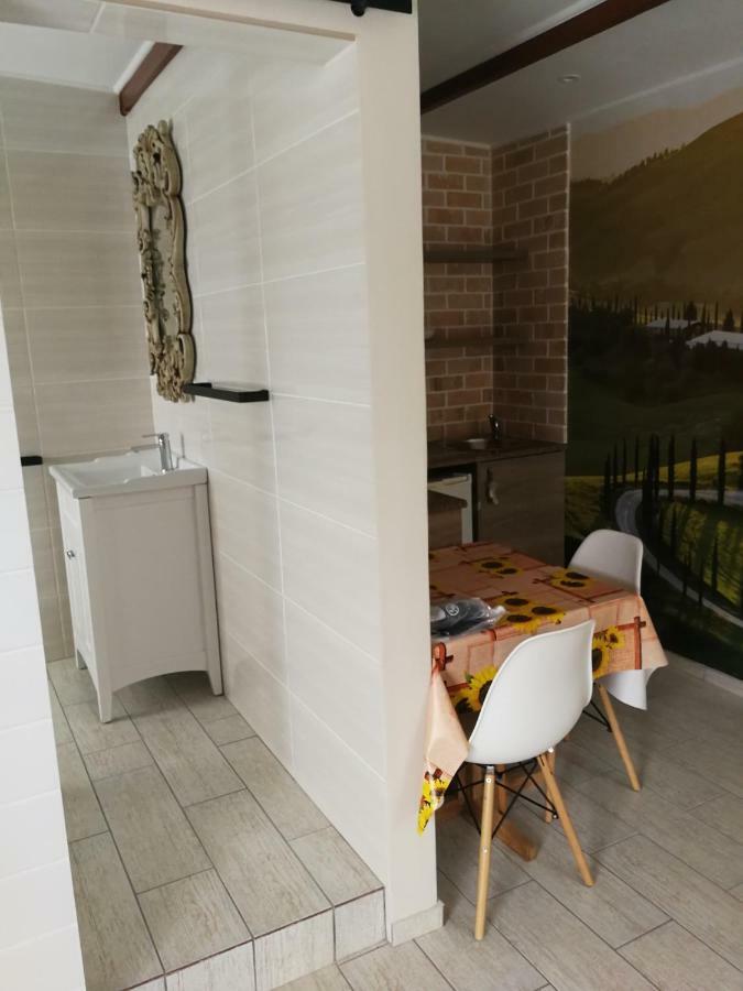 Posto Al Sole - Il Bacio Apartment เบลวิลล์ ภายนอก รูปภาพ